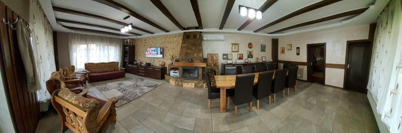 Pensiunea Raiul Muntilor Sebiş エクステリア 写真
