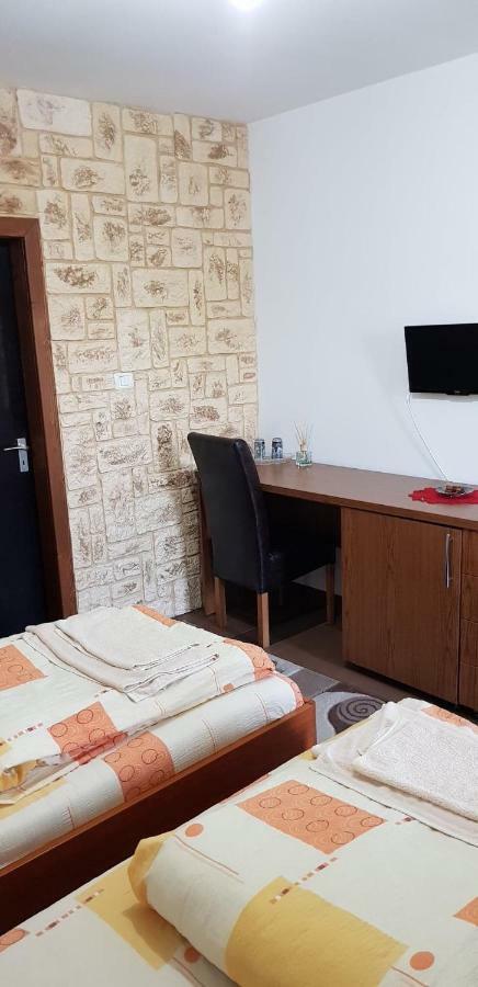 Pensiunea Raiul Muntilor Sebiş エクステリア 写真